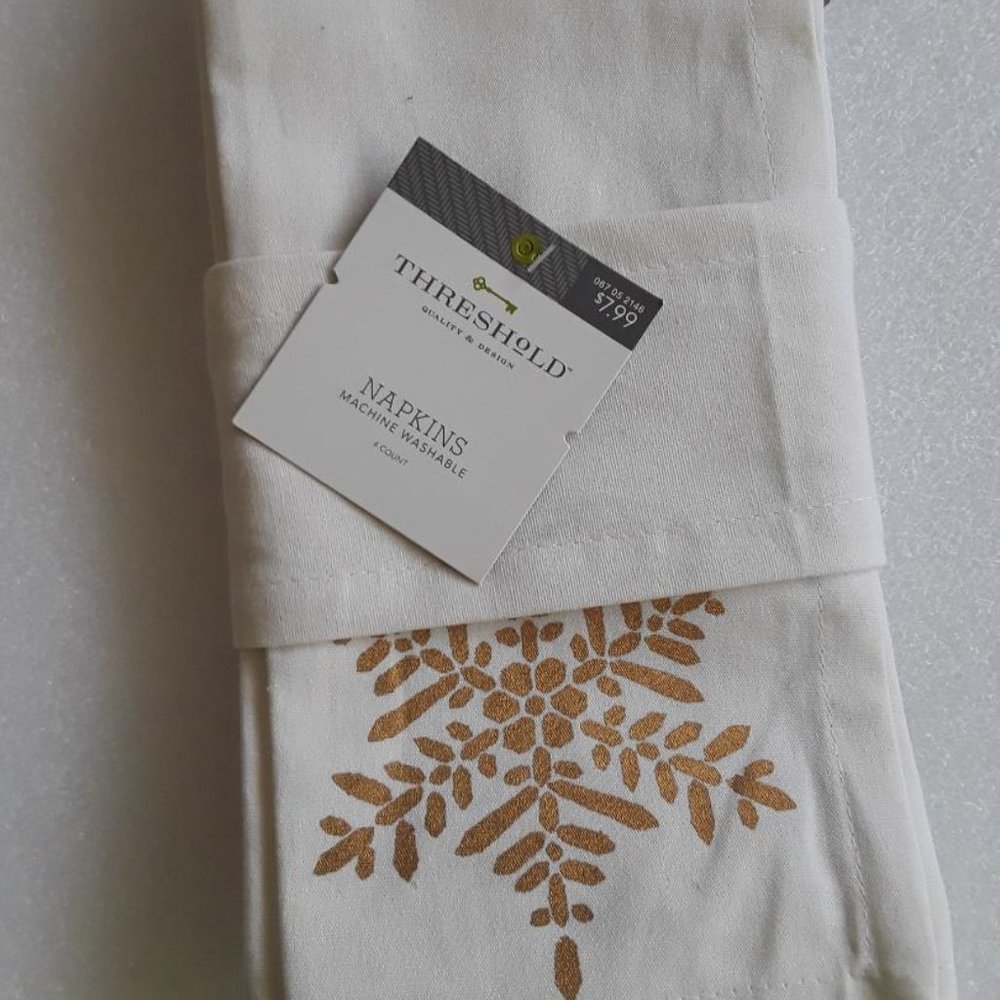 Holiday napkins, set of 4, new